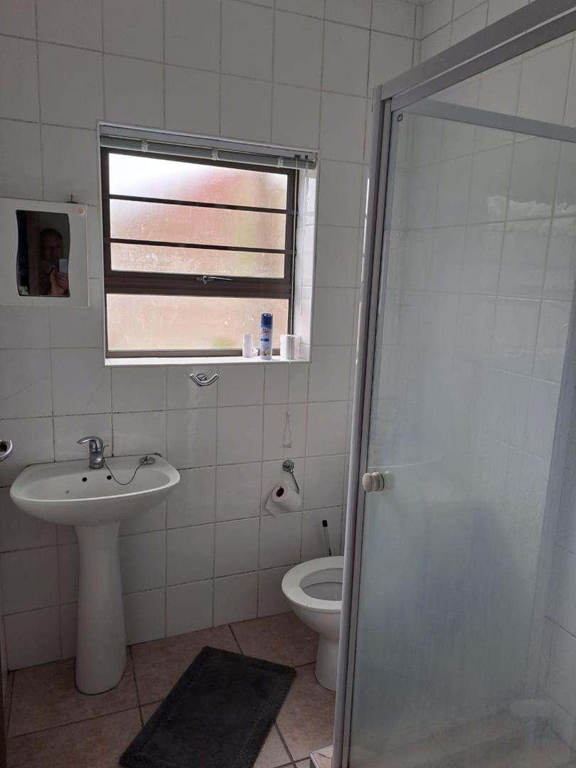 To Let 2 Bedroom Property for Rent in Summerstrand Eastern Cape